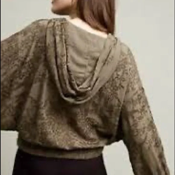 Antropologie Saturday Sunday Tonal Embroidered
Floral Green Dolan Sleeve Jacket - Picture 3 of 12